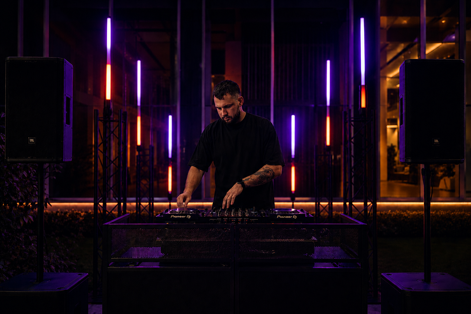 Ritmo Faktorius DJ, garso ir apšvietimo įranga renginyje